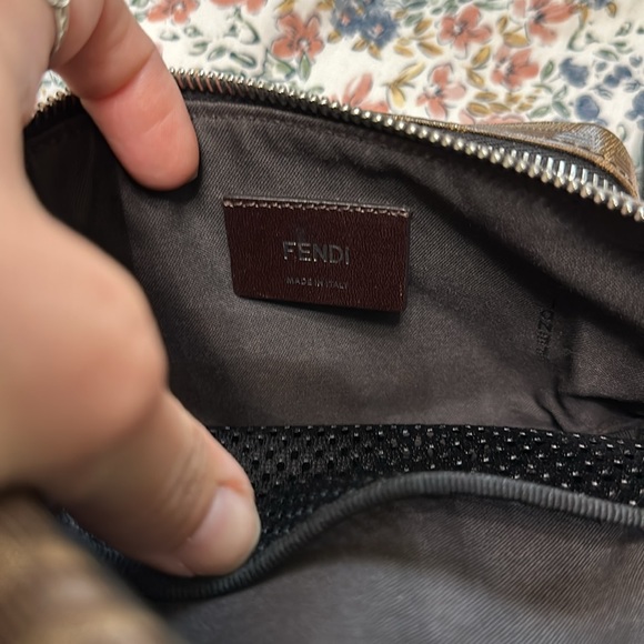 Fendi Fanny Pack cross body bag luxury casual sporty - Picture 5 of 9